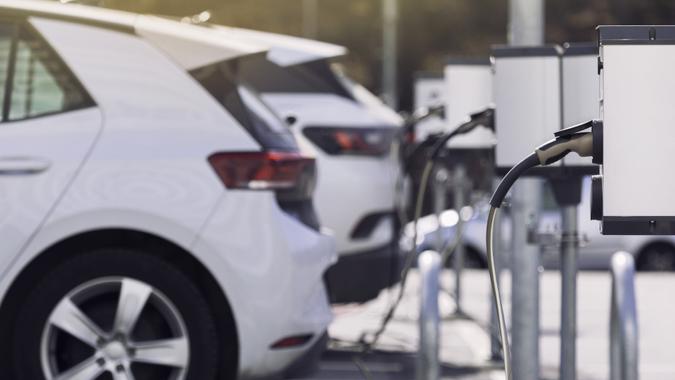 Selling Your Lightly Used Electric Vehicle? 11 Ways To Maximize Your Profit