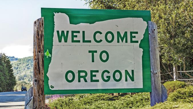 Welcome to Oregon Sign stock photo