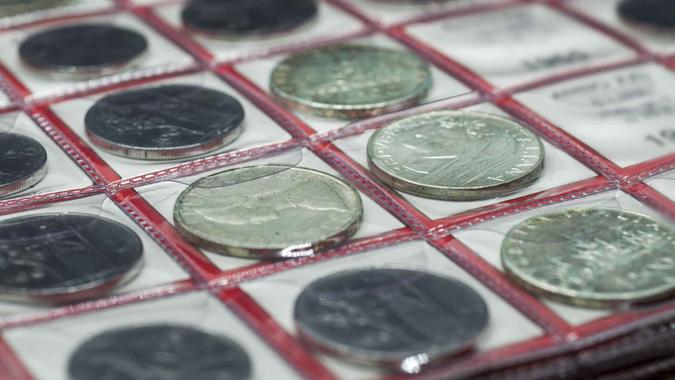 Looking To Buy or Sell Valuable Coins or Bills? 7 Scam Red Flags To Watch For
