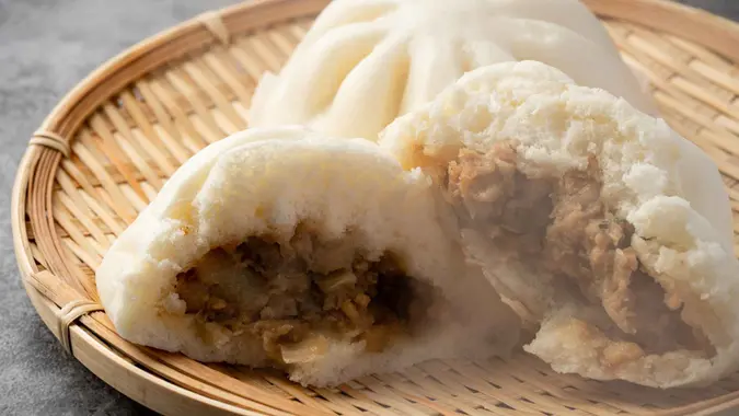 Steamed meat buns (Nikuman).