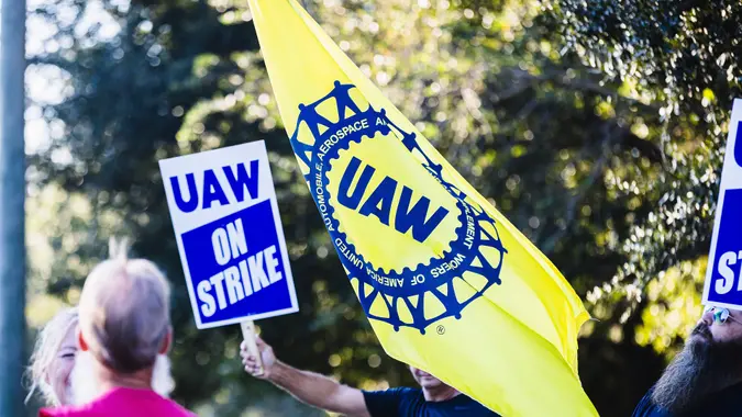 United Auto Workers (UAW) participate in national strike against the 'Big 3' auto manufacturers, Stellantis Parts Distribution Center, Orlando, Florida, USA - 23 Sep 2023