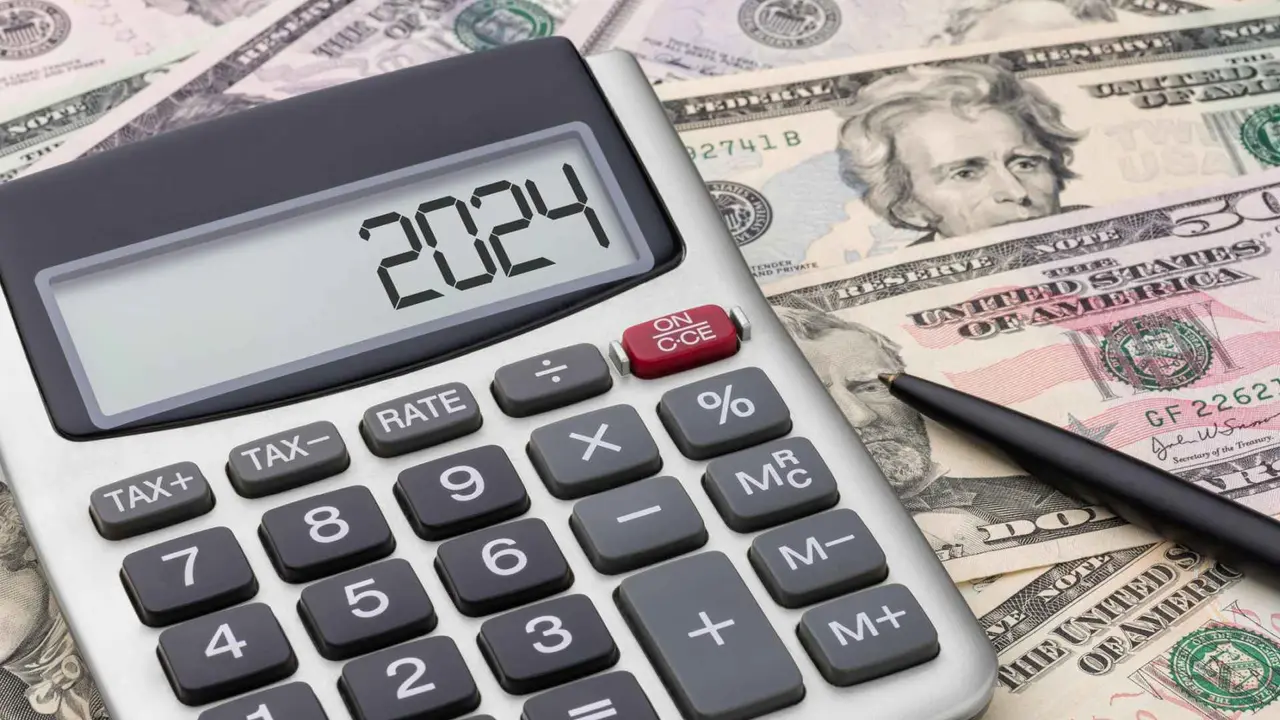 Calculator with money - 2024.