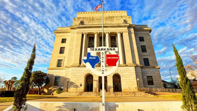 State Line Avenue is the site of Texarkana's Federal Building and Courthouse, which physically occupies two states.