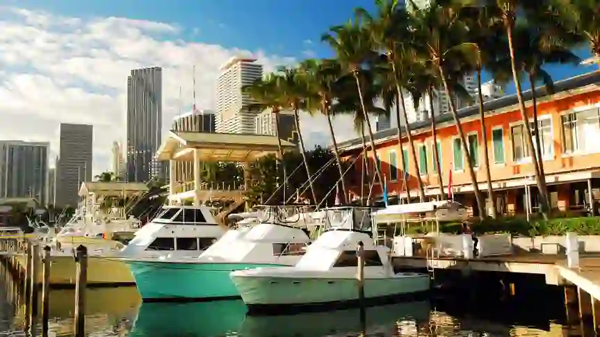 9 Most Affordable Cities To Live on a Boat