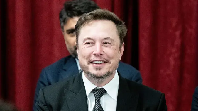 Elon Musk Is No Longer the World's Richest Person, Falls Behind Bernard  Arnault - WSJ