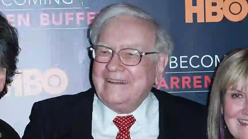 Warren Buffett’s Mystery Stock: 4 Expert Takes on What You Should Buy