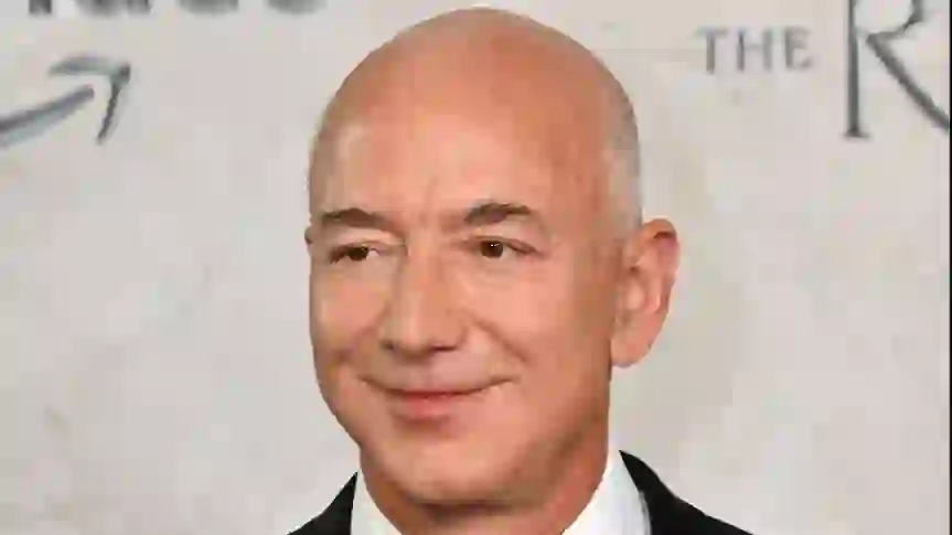 Jeff Bezos Warns: Do This Before Starting a Company in Your 20s