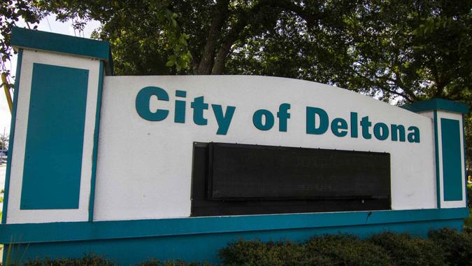 Welcome sign to the City of Deltona Flroida.