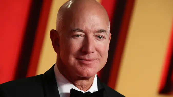 Jeff Bezos, Elon Musk and 12 Others That Have Racked Up $100 Billion+ Net Worth