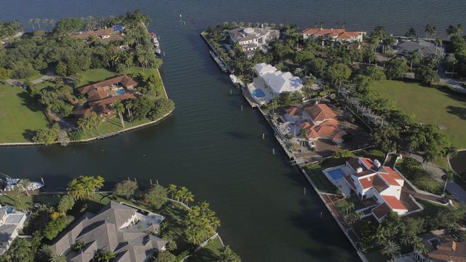 A Glimpse Inside the Priciest Home Market in the US (Hint: It’s Not Beverly Hills)