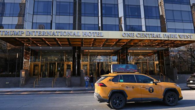 Donald Trump's New York City Properties Under Fire February 19, 2024, New York, New York, USA: Donald Trump�??s NYC properties are at risk of having to be sold following the ruling in the NYS civil financial fraud case brought by AG Letter James.
