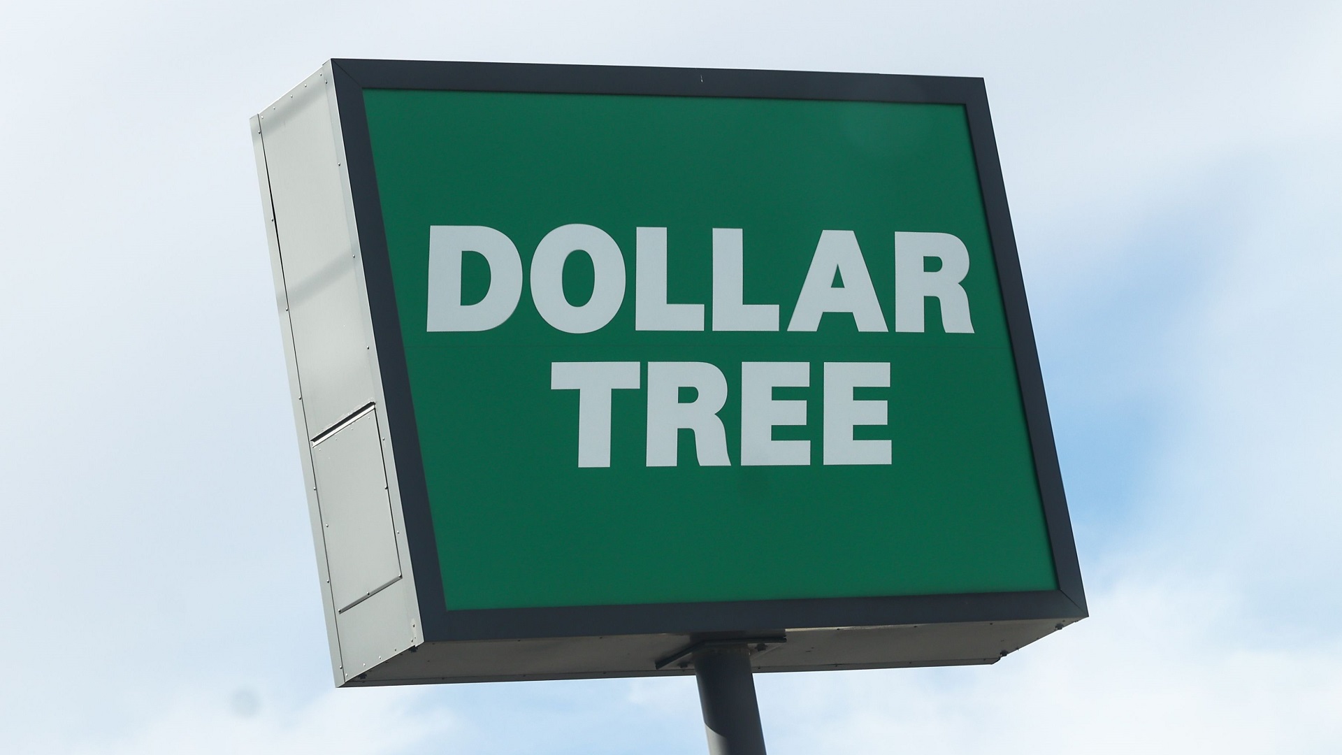 5 Craft Supplies That Are Cheaper at Dollar Tree Than Walmart