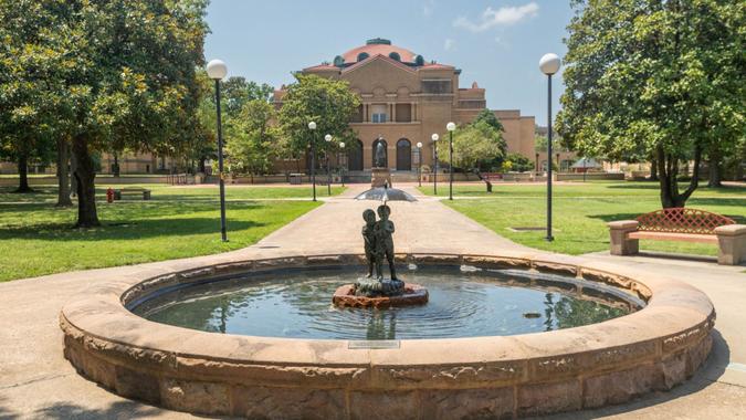 Carbondale, United States – August 26, 2023: A picturesque fountain of children situated in front of Southern Illinois University in Carbondale.