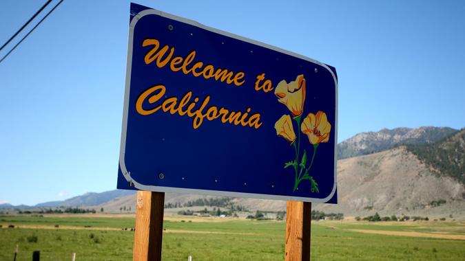 California sign-iStock-517312462