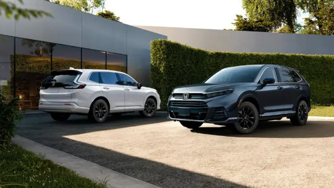 5 SUVs To Buy in 2025 That Should Last at Least 15 Years 5 SUVs To Buy in 2025 That Should Last at Least 15 Years