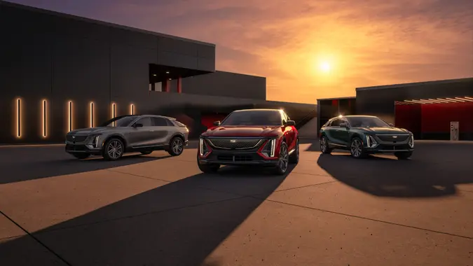 5 Luxury SUVs That Will Have Massive Price Drops Before 2025 Ends 5 Luxury SUVs That Will Have Massive Price Drops Before 2025 Ends