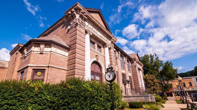 Oil City, Pennsylvania, USA 8/9/2019 The Oil City Library in Venango county, opened in this location in July, 1904 with 5000 books.