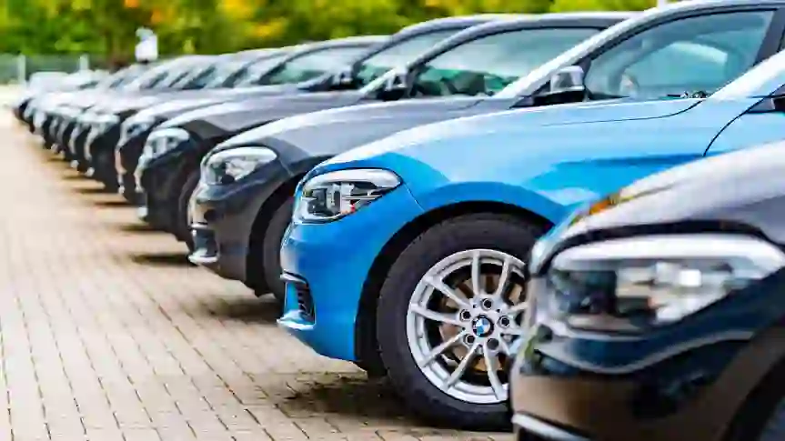 I’m a Mechanic: 5 Car Repairs You Should Never Pay a Dealership To Do