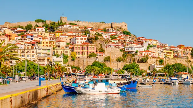 6 Safest Countries America’s Middle Class Can Afford To Retire In  6 Safest Countries America’s Middle Class Can Afford To Retire In
