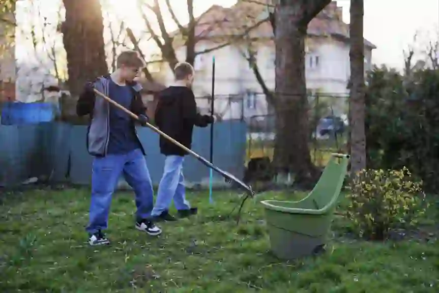 4 Seasonal Side Gigs To Try This Spring