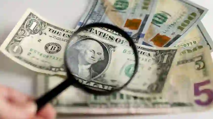 Here’s What ChatGPT Thinks About the Future of the US Dollar — Do Experts Agree?