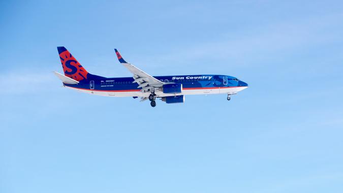 A Sun Country Airlines Boeing 737 NG Max, with identification N823SY, arriving at Edmonton International Airport on January 26, 2020.