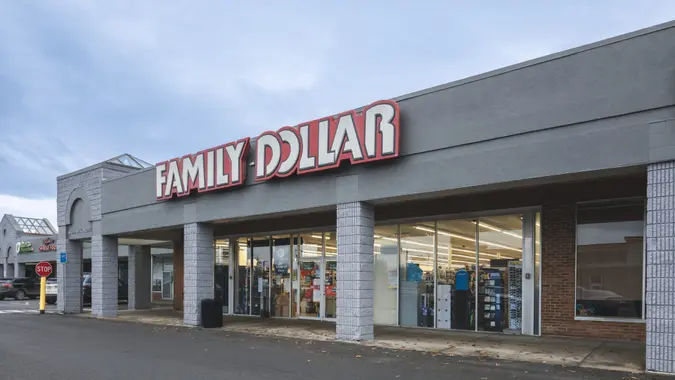 Family Dollar storefront