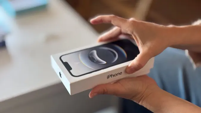 Close up of the hands of a woman unboxing a brand new iPhone 16e
Pictured:
Ref: BLU_S8248243 280325 NON-EXCLUSIVE
Picture by: VW Pics/VW Pics via ZUMA Press Wire / Shutterstock
Shutterstock
USA: 1 646 419 4452
UK: 020 8068 3593
eamteam@shutterstock.