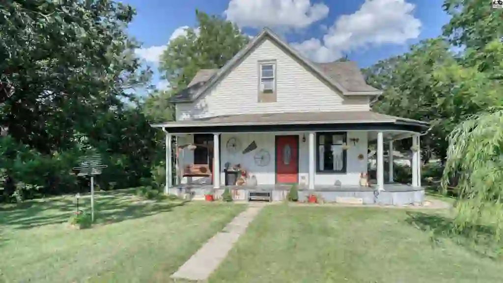 Home in Canton, Kansas for sale Realtor