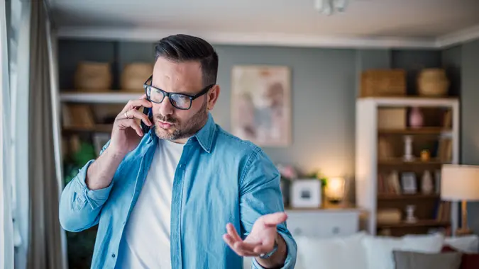 4 Top Ways To Spot and Avoid a Scam, According to an Expert 4 Top Ways To Spot and Avoid a Scam, According to an Expert