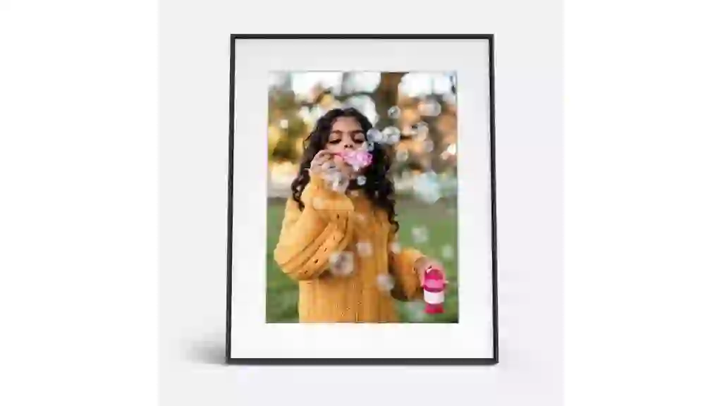 15" HD Wifi Walden Matted Ink - Digital Photo Frame by Aura: 1600x1200 LCD, Wi-Fi Enabled