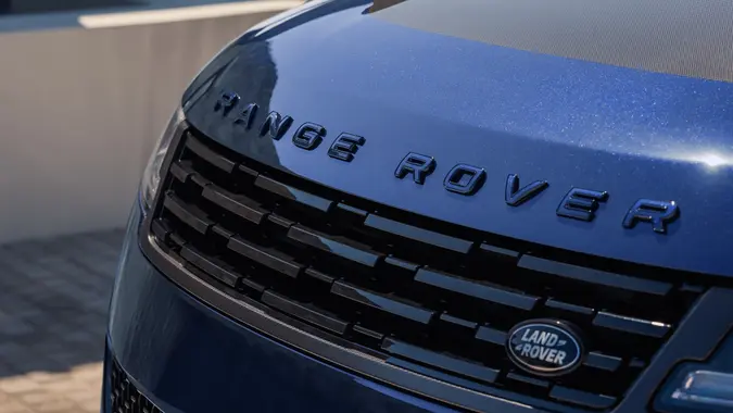 23 July 2025 RANGE ROVER HOUSE MYKONOS: RANGE ROVER SPORT SV NOCTURNE