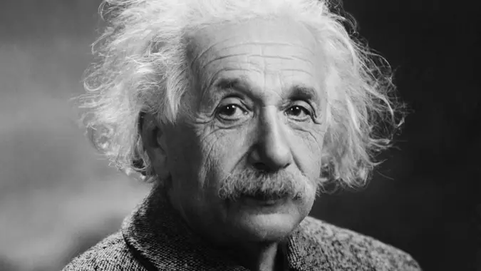 Albert Einstein’s Simple (Yet Genius) Key To Building Wealth That Anyone Can Harness Albert Einstein’s Simple (Yet Genius) Key To Building Wealth That Anyone Can Harness