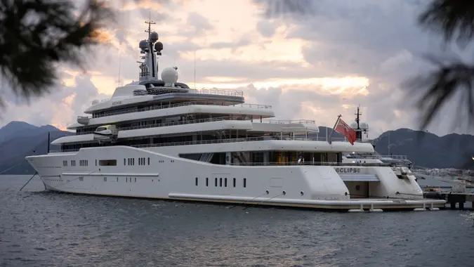 6 Yachts That Cost More Than Most People’s Lifetime Earnings 6 Yachts That Cost More Than Most People’s Lifetime Earnings
