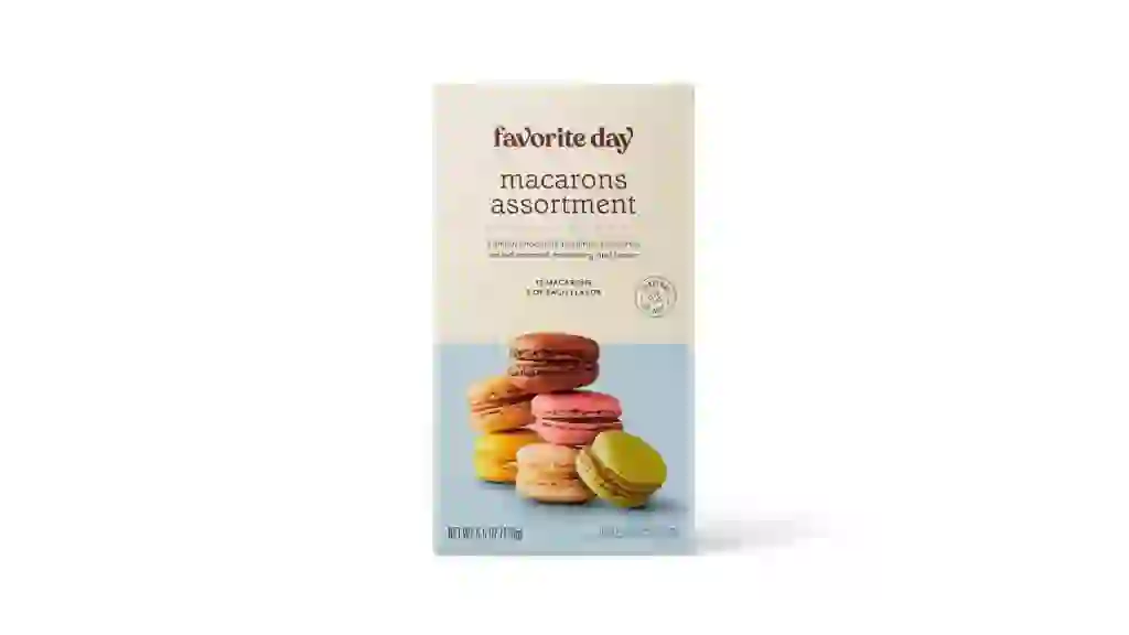 Favorite Day Frozen Macarons