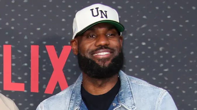 If LeBron James’ Wealth Were Evenly Distributed Across America, How Much Money Would Every Person Get? If LeBron James’ Wealth Were Evenly Distributed Across America, How Much Money Would Every Person Get?